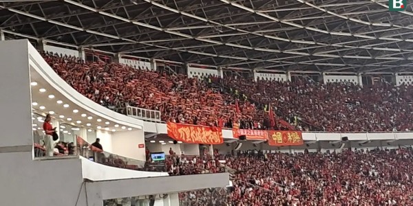 GA黄金甲体育平台-印尼媒体报道中国球迷展示三幅巨幅Tifo 在沸腾赛场持续激情歌唱